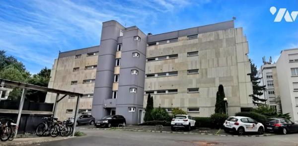 ARRAS - Appartement de type 1 bis avec parking en excellent état avec balcon sud