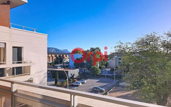 Appartement à vendre    3 pièces • 60 m2 La Seyne-sur-Mer