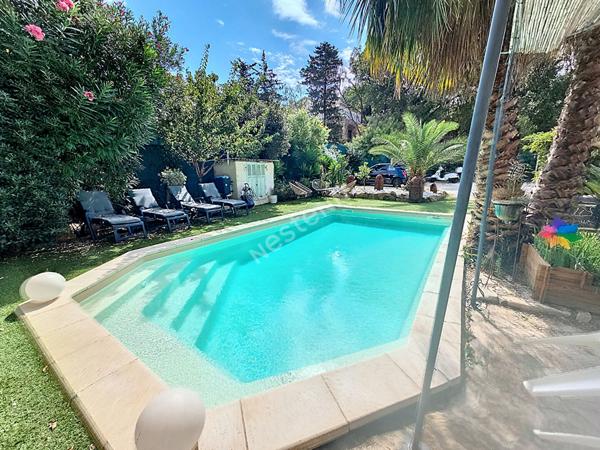 Six Fours les Plages - Maison de plain-pied de 7 pièces avec piscine