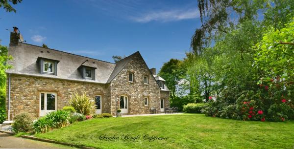 Propriété à vendre 12 pièces VITRE (35)