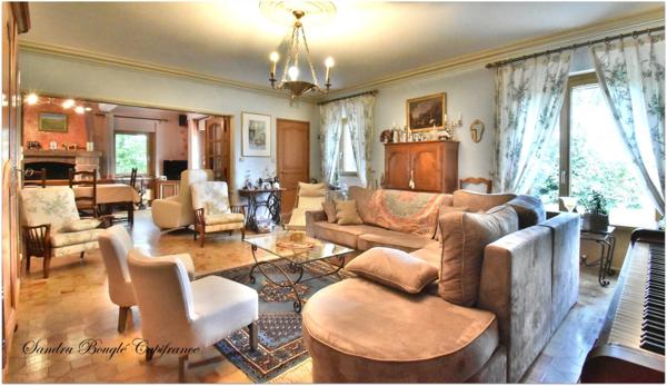 Propriété à vendre 12 pièces VITRE (35)