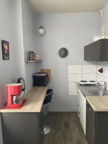 Studio rénové Hyper Centre de Rochefort – Idéal investisseur