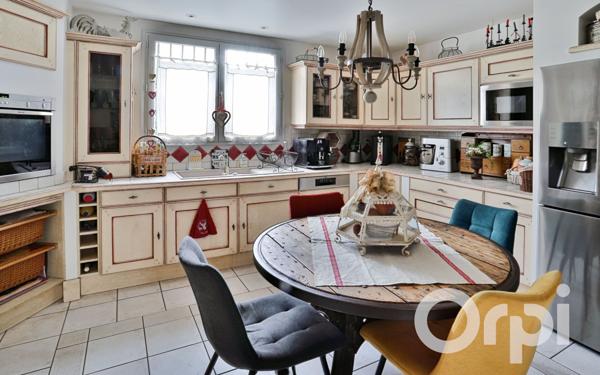 Maison à vendre    6 pièces • 152 m2 Gournay-en-Bray