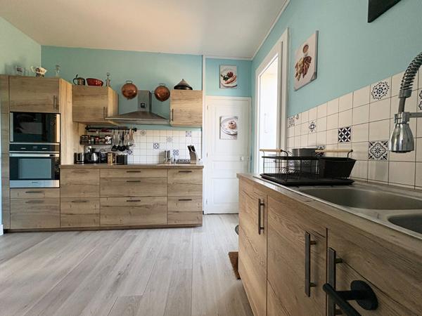 Maison 6 pièces - 3 chambres - LES VELLUIRE SUR VENDEE