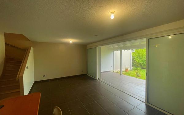 Maison à vendre    4 pièces • 78 m2 Le Moule