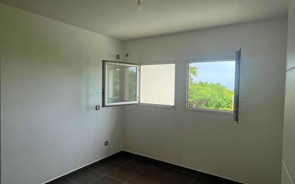 Maison à vendre    4 pièces • 78 m2 Le Moule