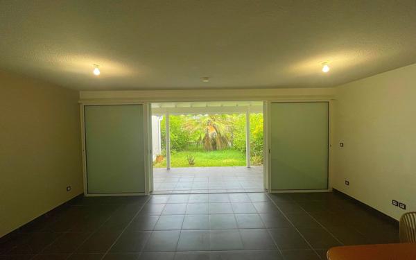 Maison à vendre    4 pièces • 78 m2 Le Moule