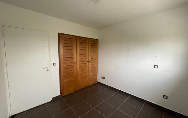 Maison à vendre    4 pièces • 78 m2 Le Moule