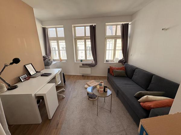A LOUER : T1 à LILLE • rue Basse, Vieux-Lille • 680 € CC • Réf. 00597-001