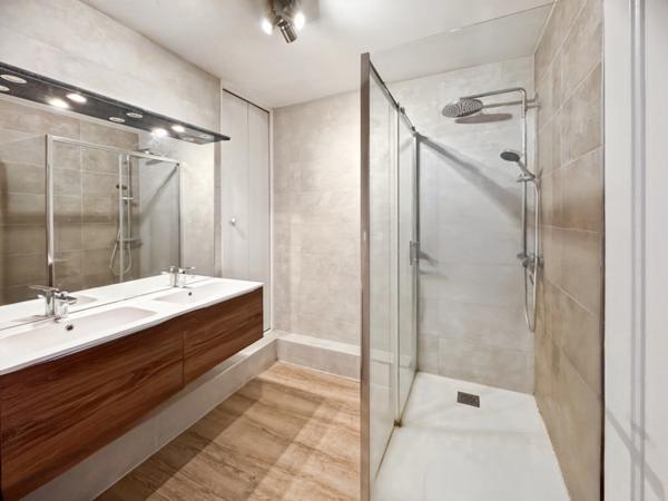 Angers centre : Duplex de standing avec vue exceptionnelle panoramique sur le Mail / parking / cave / ascenseur