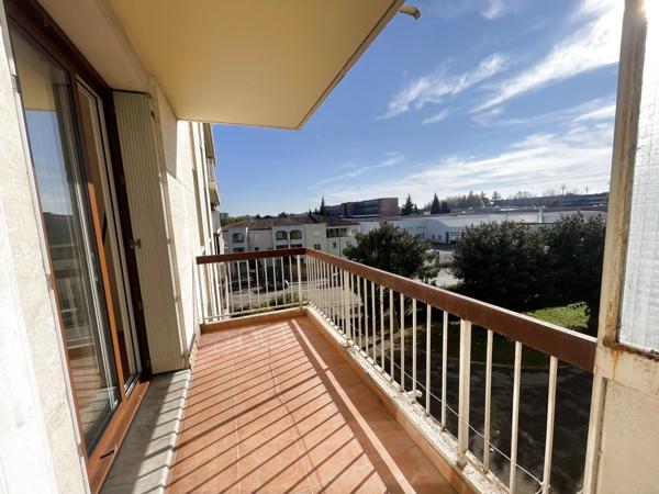 Appartement T3 70m2 parking et terrasse