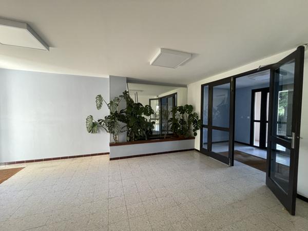Appartement T3 70m2 parking et terrasse