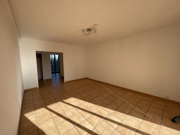 Appartement T3 70m2 parking et terrasse