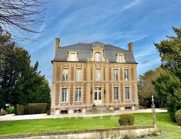 Manoir XIXe, dépendances, piscine int. chauffée, parc 2.3Ha, étang, colombier, rénovation design