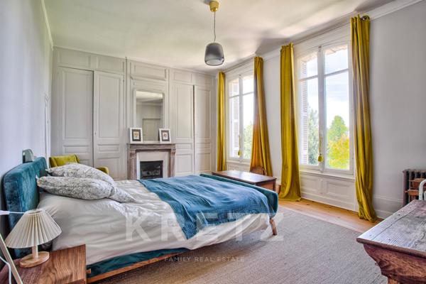 Manoir XIXe, dépendances, piscine int. chauffée, parc 2.3Ha, étang, colombier, rénovation design