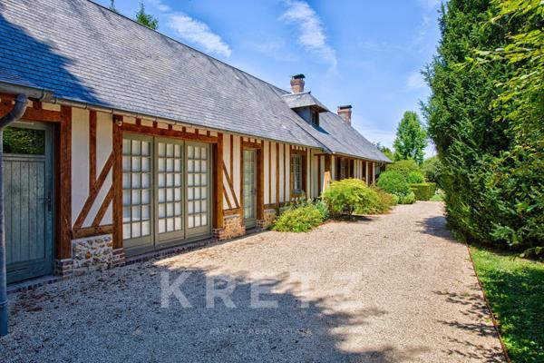 Manoir XIXe, dépendances, piscine int. chauffée, parc 2.3Ha, étang, colombier, rénovation design