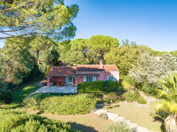 EXCLUSIVITÉ A VENDRE - Maison Vidauban 85 m² , 3 chambres, beau terrain avec piscine et carport .