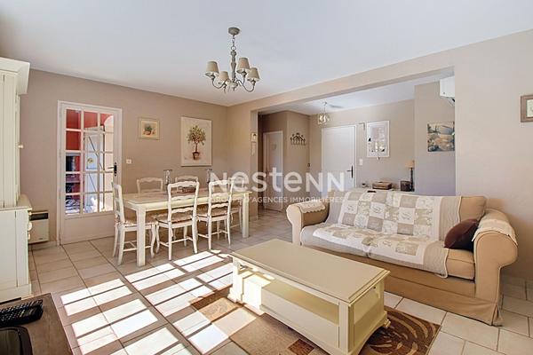 EXCLUSIVITÉ A VENDRE - Maison Vidauban 85 m² , 3 chambres, beau terrain avec piscine et carport .