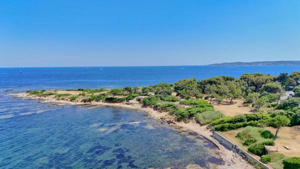 Villa pieds dans l’eau à Sainte-Maxime