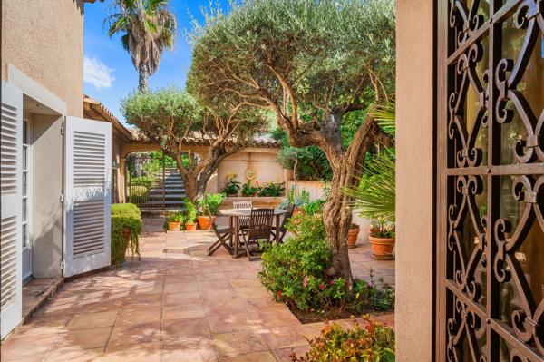 Villa pieds dans l’eau à Sainte-Maxime