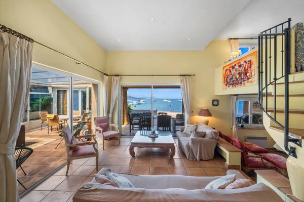 Villa pieds dans l’eau à Sainte-Maxime