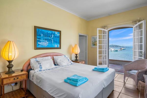 Villa pieds dans l’eau à Sainte-Maxime