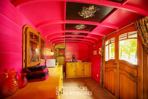 Propriété en pierre avec installations équestres, logements insolites et Spa