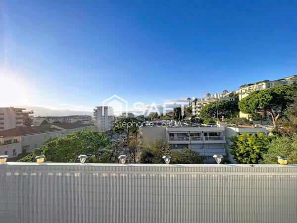 DERNIER ETAGE  LUMINEUX