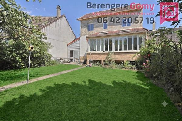 Maison familiale réhaussée & rénovée, séjour 44 m², 3 chambres, garage et sous-sol
