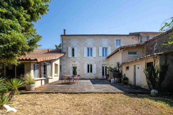Maison à vendre 258 066 € Saint-Yrieix-sur-Charente 5 p 129 m² DPE D