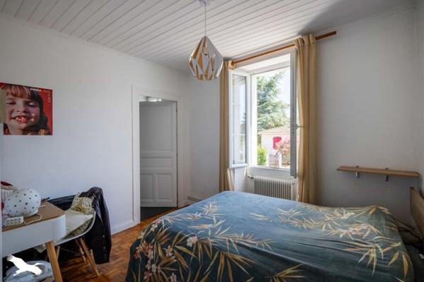 Maison à vendre 258 066 € Saint-Yrieix-sur-Charente 5 p 129 m² DPE D