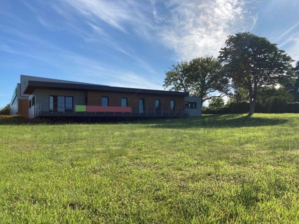 Local d’activite de 900m2 à PONT L’ABBE