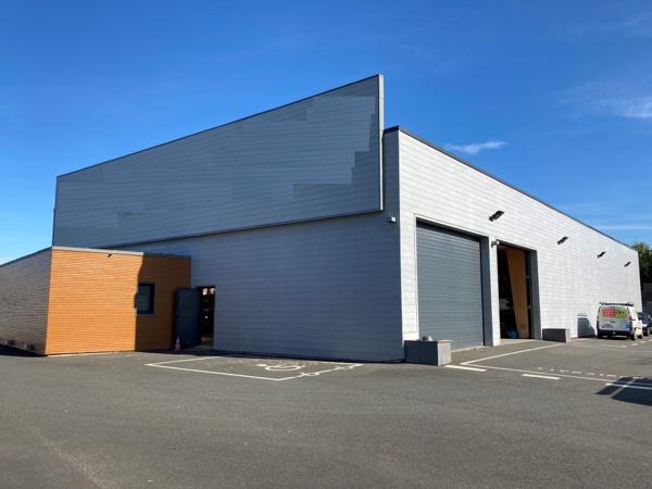 Local d’activite de 900m2 à PONT L’ABBE
