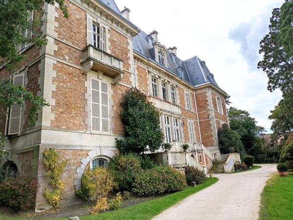 Guigneville-sur-Essonne (91590) Bel appartement 2 pièces atypique au coeur d'un parc de 10 ha à 5 mns de la Ferté Alais !