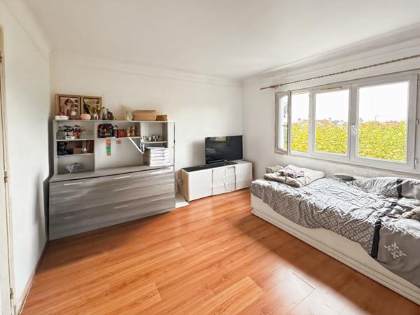 MAISON SAINTE-GENEVIEVE-DES-BOIS