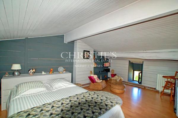 Proche de Saint André de Cubzac, charmante maison en moellon avec grand terrain