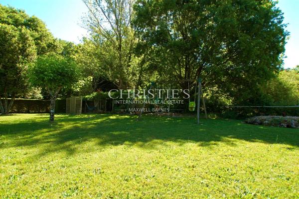 Proche de Saint André de Cubzac, charmante maison en moellon avec grand terrain