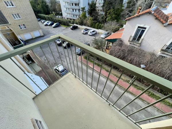 Vente                                                      Appartement
                        
                     3 pièces                      44 m2                     à Montpellier