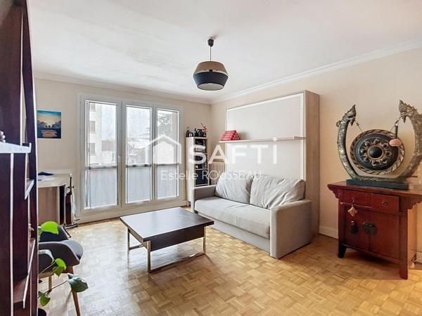 T2 balcon vue jardin 5 mn à pied du RER/ commerces