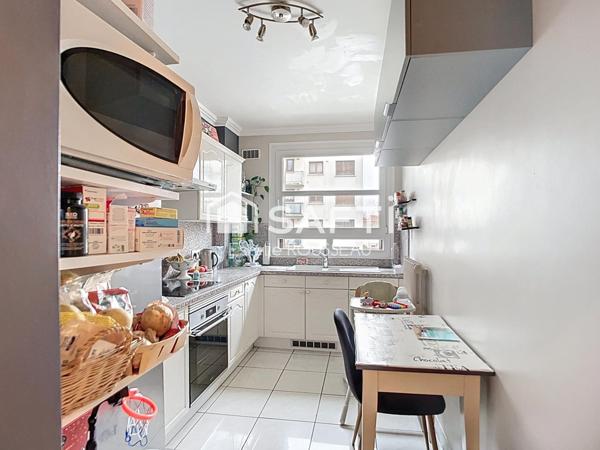 T2 balcon vue jardin 5 mn à pied du RER/ commerces