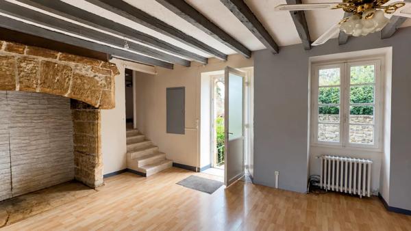Vente                                                      Maison
                        
                     6 pièces                      105 m2                     à Gourdon