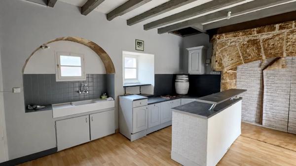 Vente                                                      Maison
                        
                     6 pièces                      105 m2                     à Gourdon