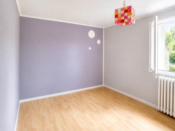 Vente                                                      Maison
                        
                     6 pièces                      105 m2                     à Gourdon