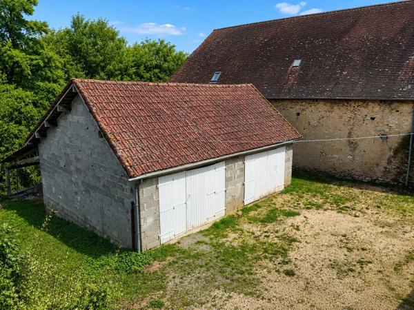Vente                                                      Maison
                        
                     6 pièces                      105 m2                     à Gourdon