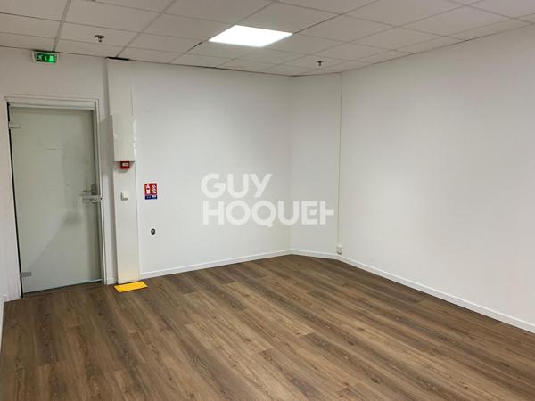 LOCAL 2 BUREAUX GALERIE HYPERMARCHE 37 m2