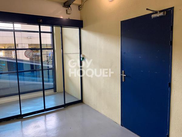 LOCAL 2 BUREAUX GALERIE HYPERMARCHE 37 m2