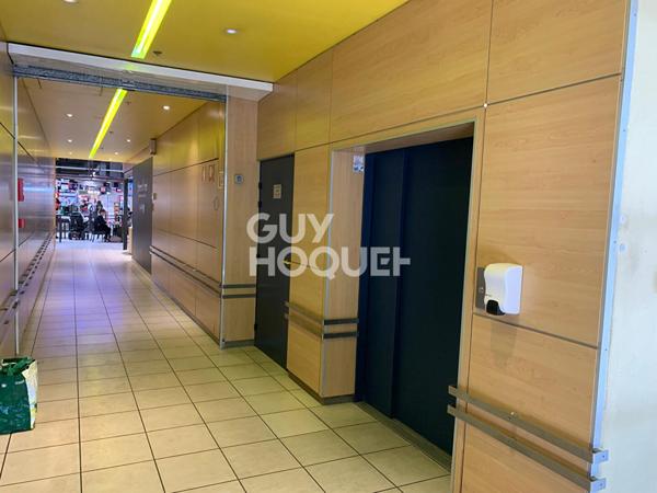 LOCAL 2 BUREAUX GALERIE HYPERMARCHE 37 m2