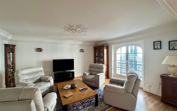 Appartement à vendre    3 pièces • 132 m2 Pau