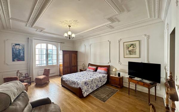 Appartement à vendre    3 pièces • 132 m2 Pau