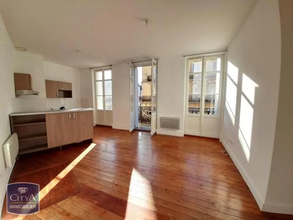Appartement à louer 3 pièces 56.2m² Agen (47000)